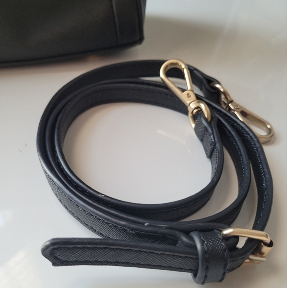 Black Gold Zip Saffiano Galleria Satchel Crossbody Top Handle Katie Judith Bag - Picture 8 of 12
